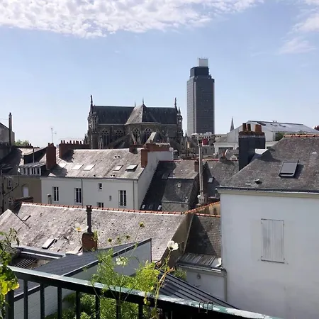 Bright T3 Near Downtown Nantes